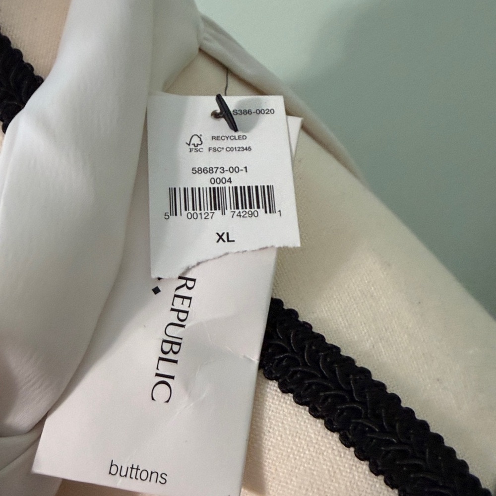 Banana Republic off white Women's Blouse - Picture 3 of 4